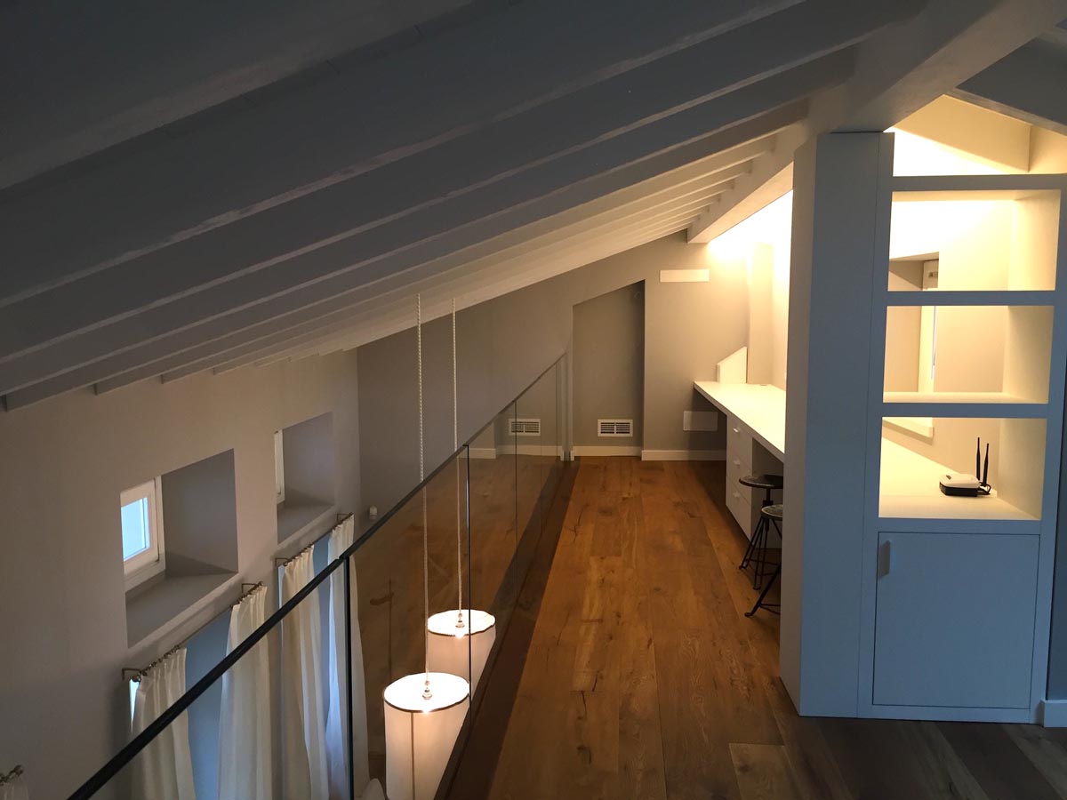 jco-lake-como-homes-grey-house (24)