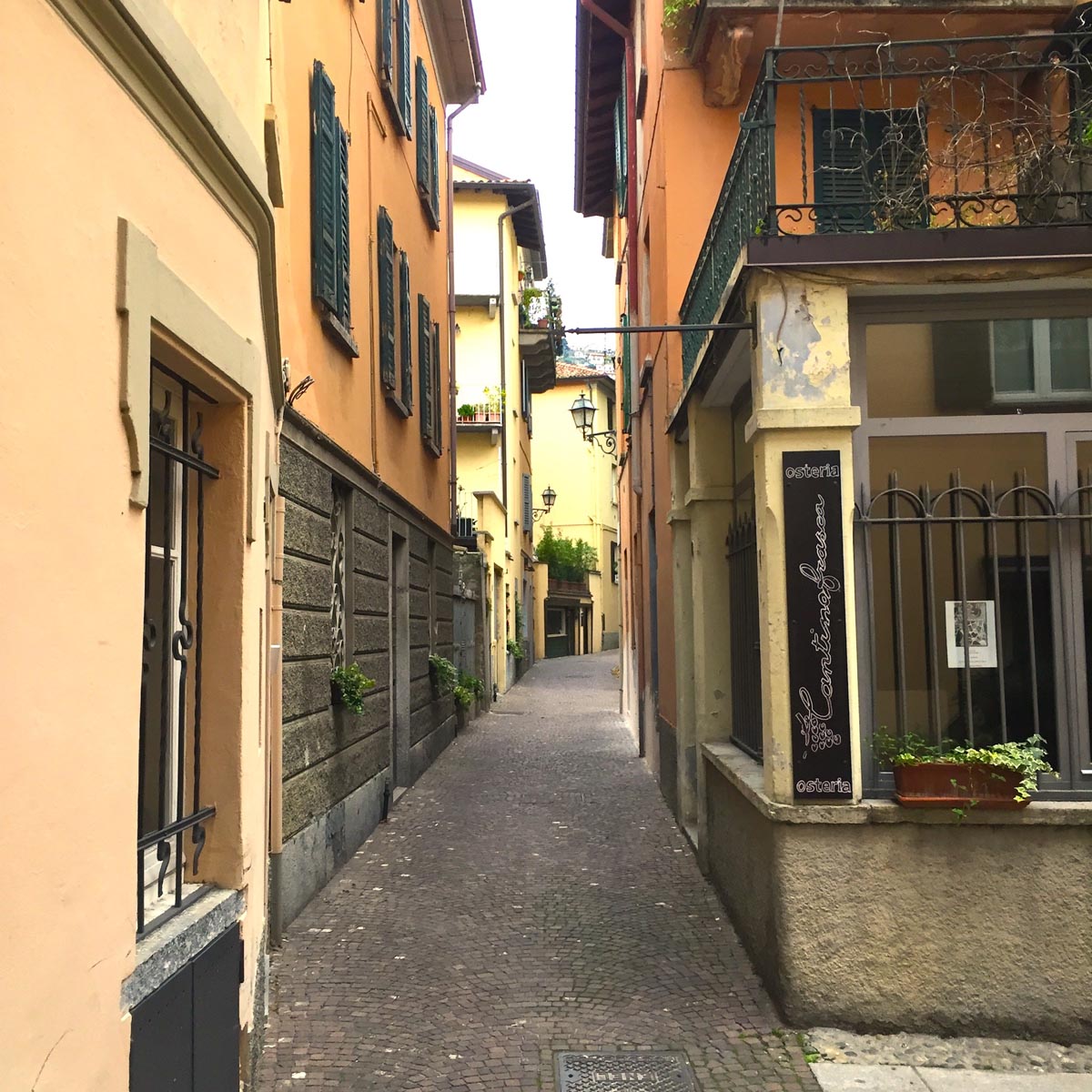 jco-lake-como-homes-grey-house (9)