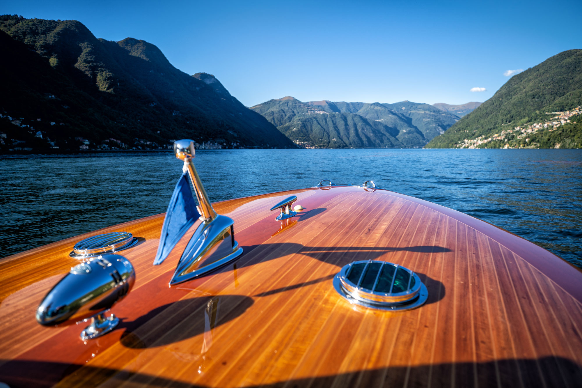 jco-lake-como-homes-boat-tours